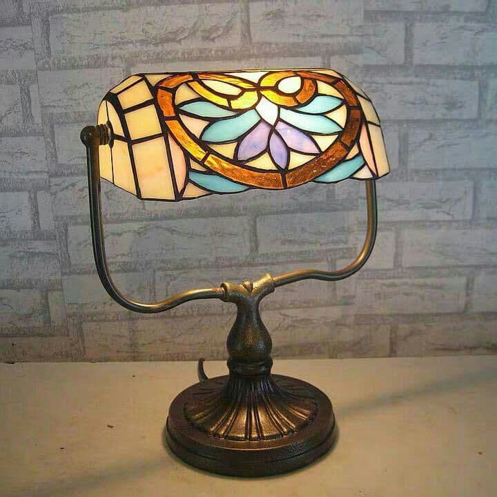 高品質ステンドグラスランプ 卓上スタンド 卓上照明