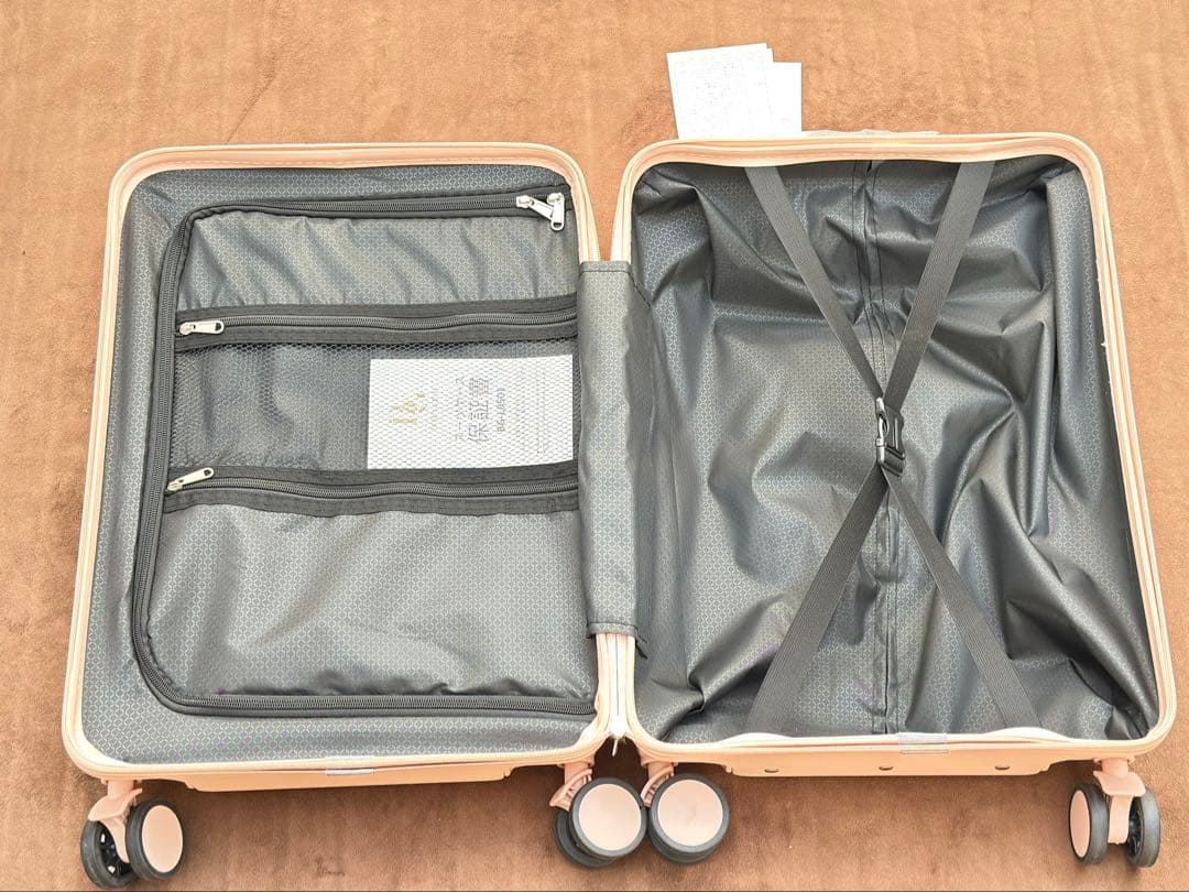 ピンク ポリカーボネート キャリーケース