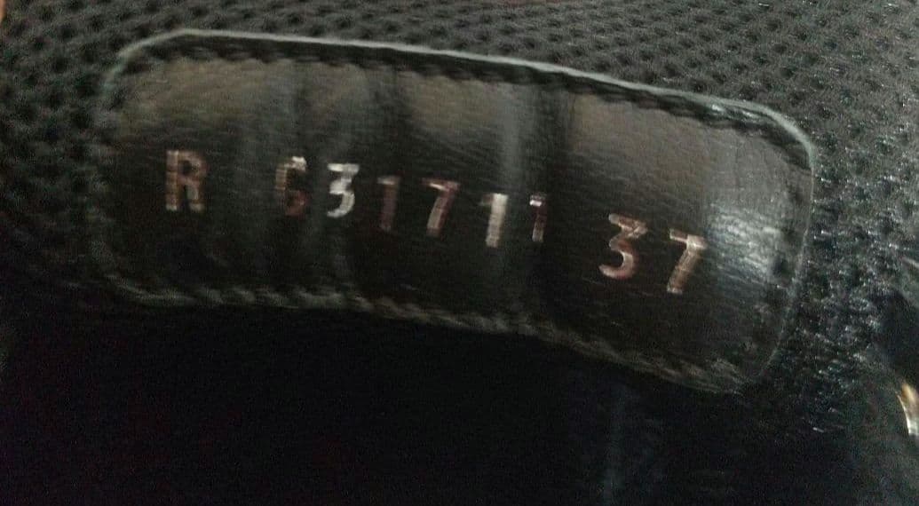 美品 CHANEL ブラック レザースニーカー 37 (24cm)