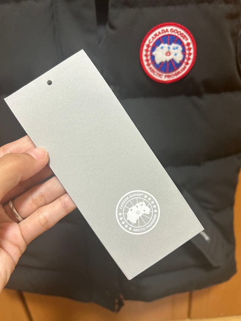   黒 ダウンベスト