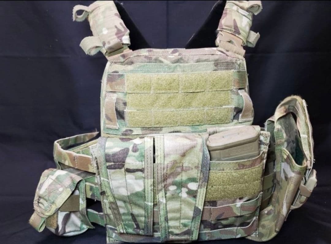 オリジナル品CRYE AVS用NJPC型M4マガジンポーチフラップ