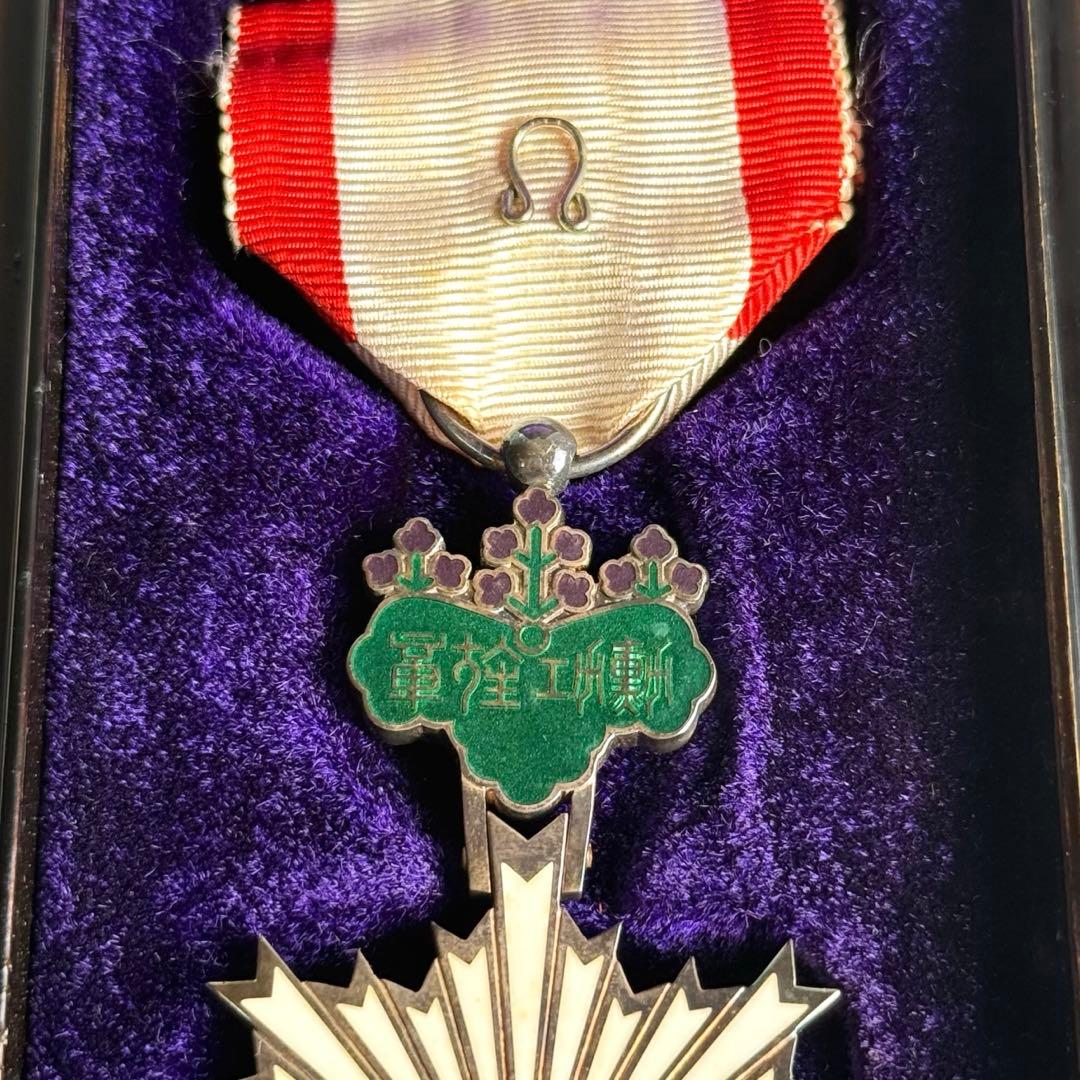 K*N様 勲六等単光旭日章 旧日本軍 金文字共箱付 勲章【NN1130-1】