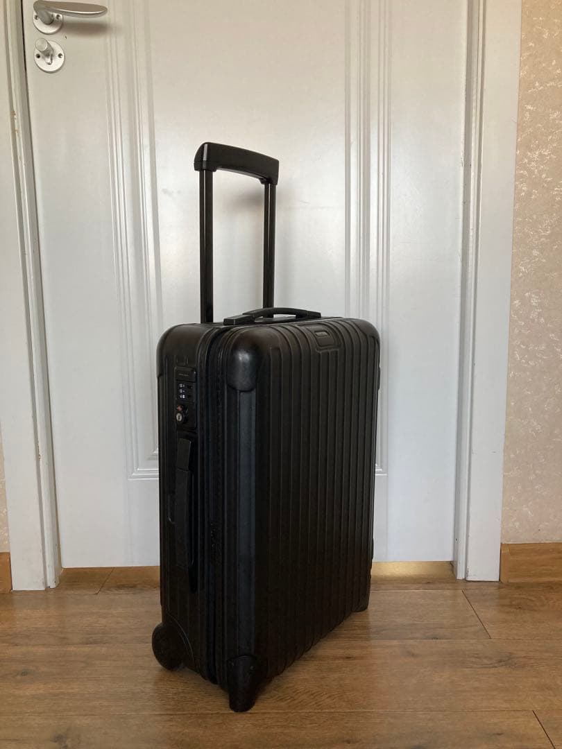 リモワサルサ2輪 デジタル迷彩仕様 最新TSA搭載★艶消黒35ℓ機内持込可能