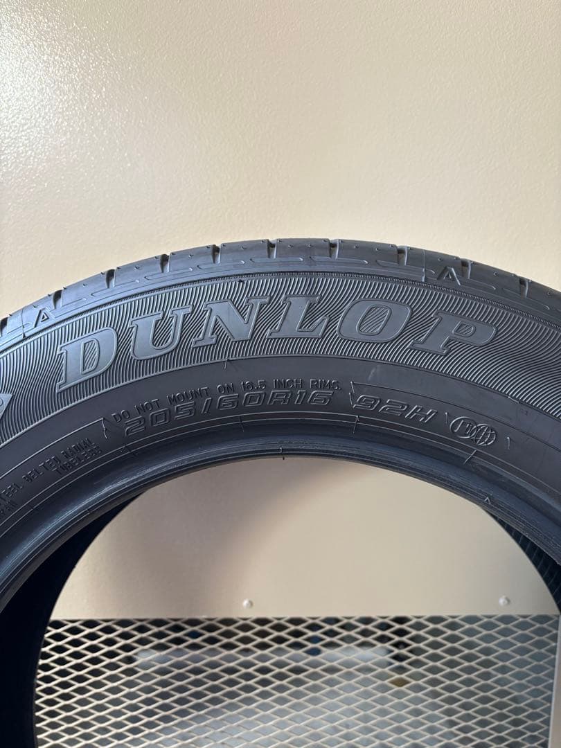 【新車外し】DUNLOP 205/60R16 サマータイヤ ノア90系
