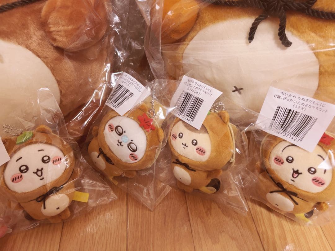 ちいかわ　たぬきだもん　くじ　A賞2個　C賞4個　うさぎ　モモンガ　ハチワレ