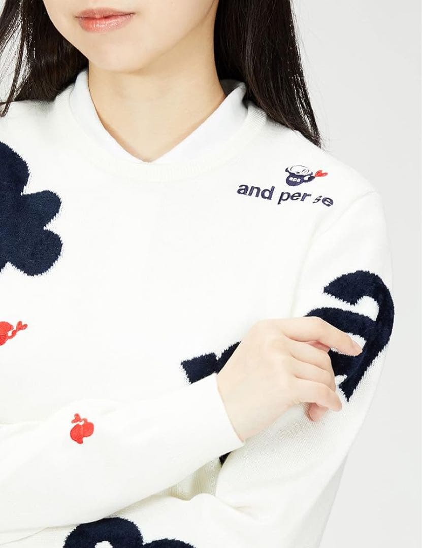 and per se アンパスィ アンパンジー刺繍 ウール混クルーネックニット