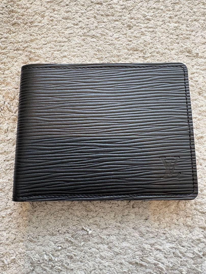ルイヴィトン エピ メンズ 2つ折り財布 (札入れ)