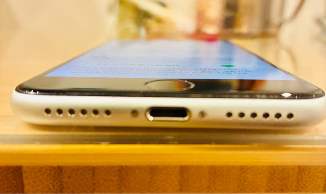 【おまけ付き】美品 Apple iPhone SE 第2世代 64GB ホワイト