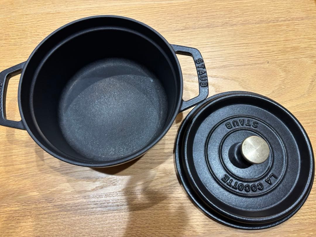 ストウブ　ココットラウンド20cm