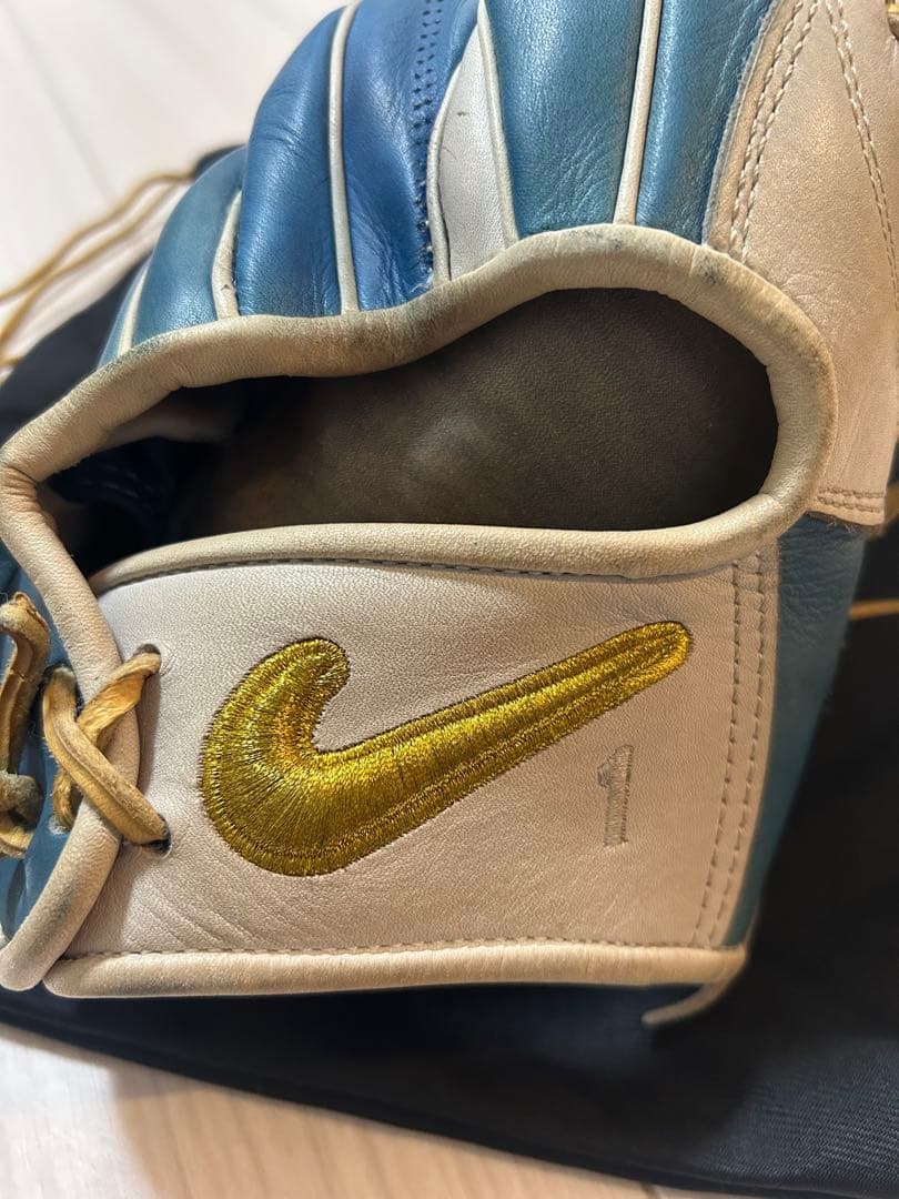 ナイキ軟式グローブ