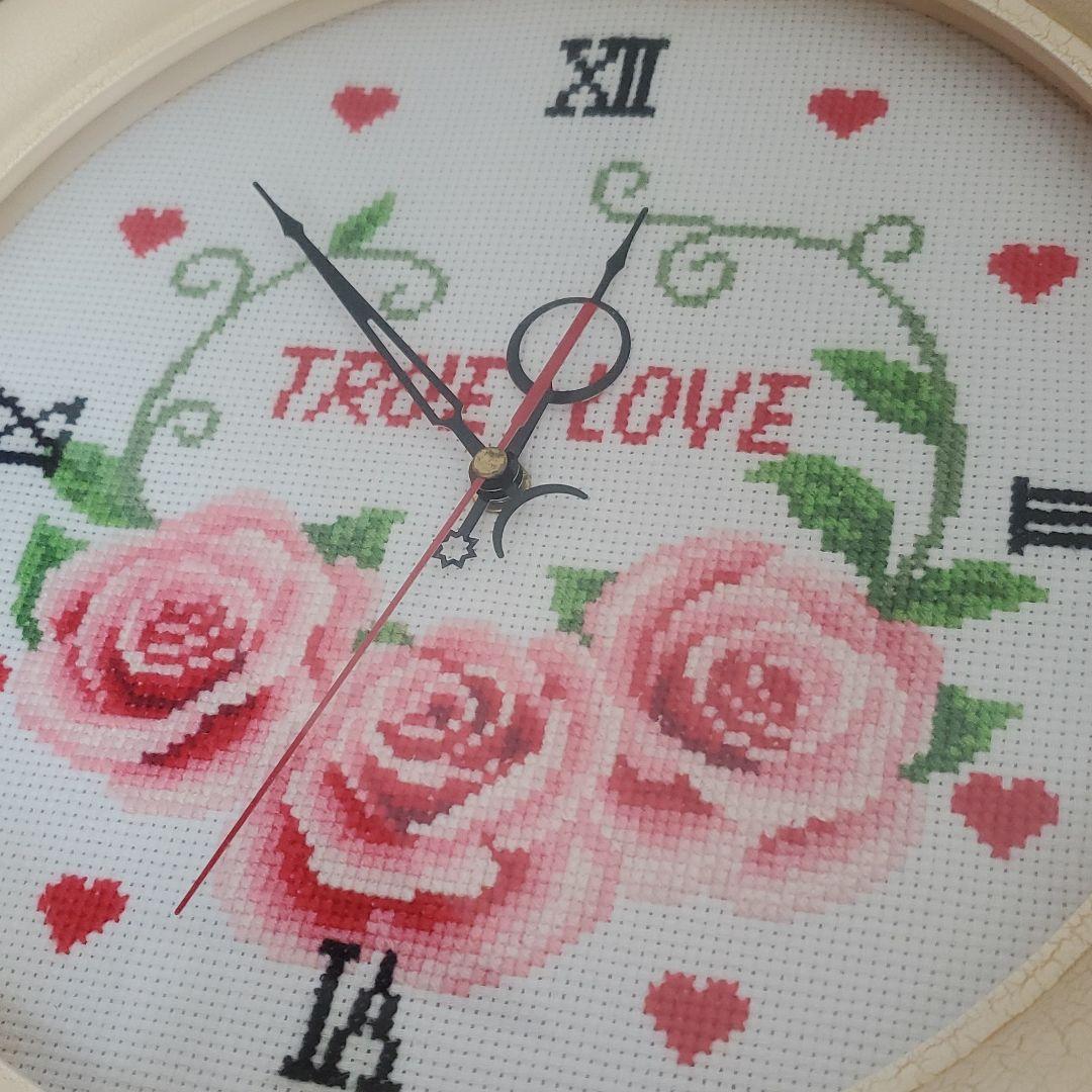 刺繍　壁掛け時計　ぶりこ付き