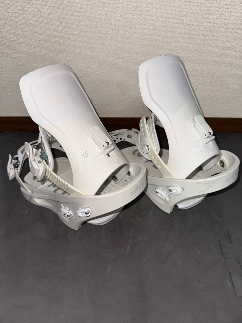 FLUX XF Lサイズ(27.0〜) ホワイト