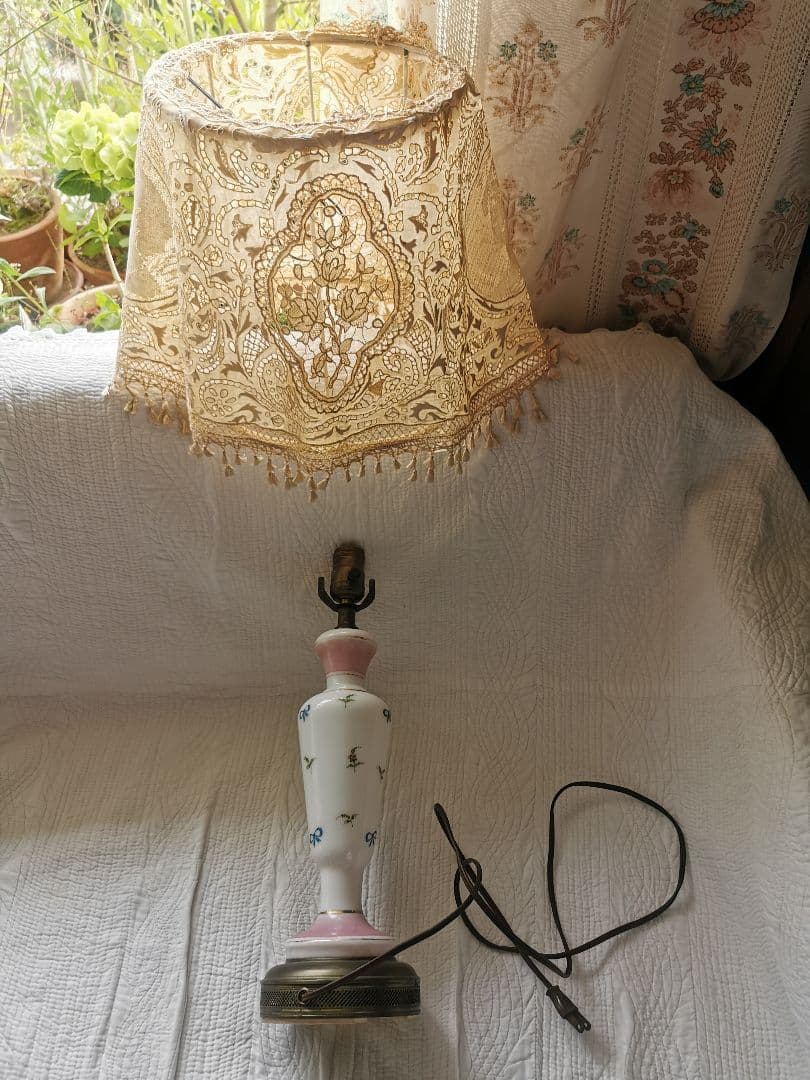 アンティーク ランプスタンド&電球 ハンドペイント 小花リボン手描きポーセリン