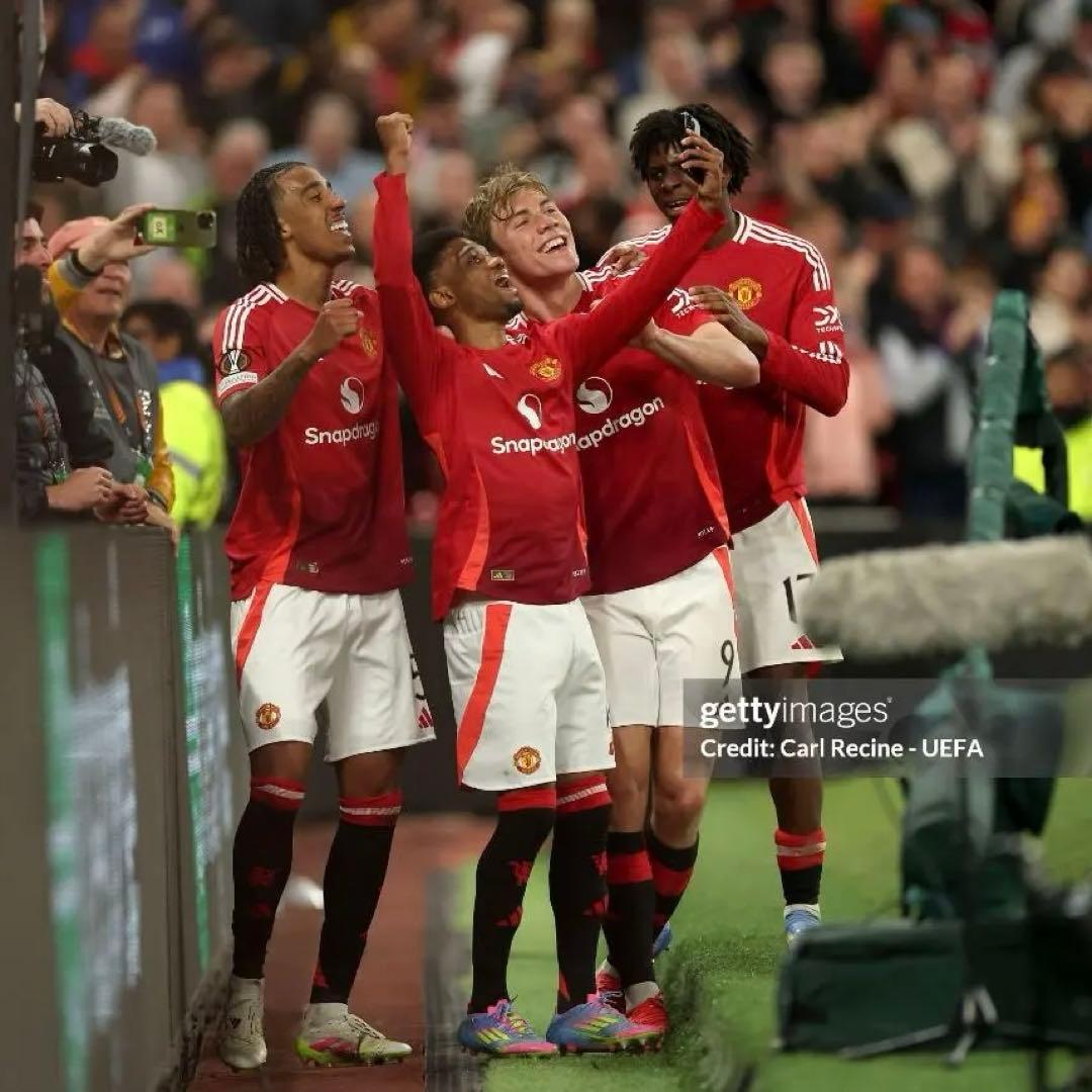 マンチェスターU ホイルンド オーセンティック S 新品