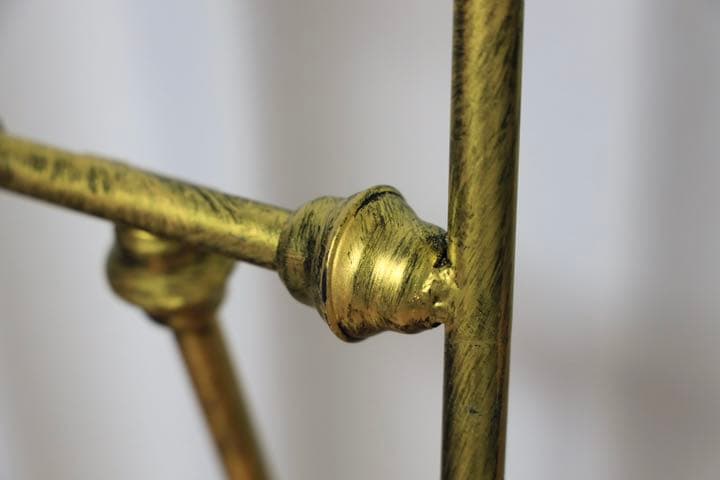 メタルイーゼル　ディスプレイスタンド