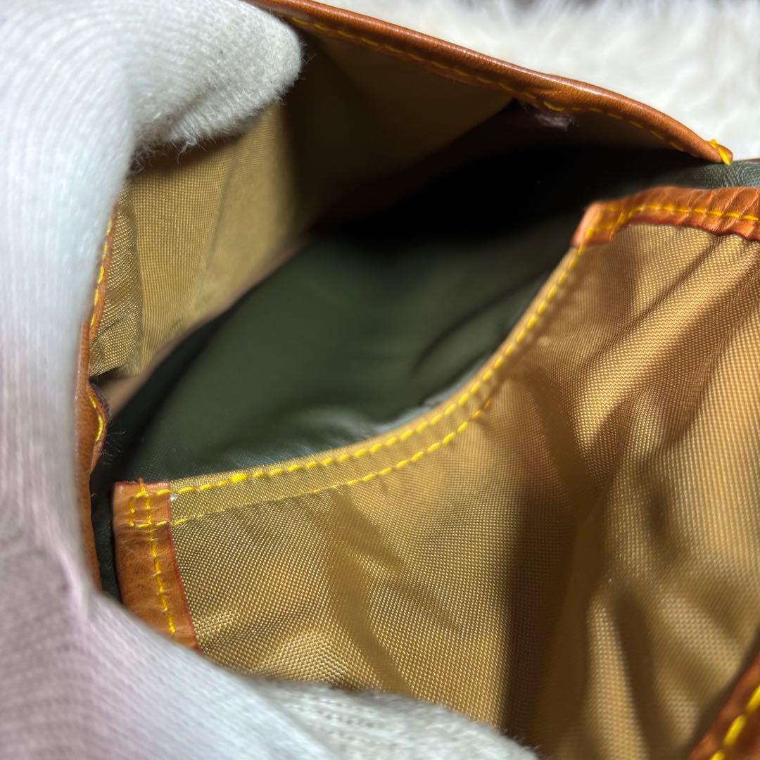 大人気✨　ハンティングワールド バチューサーパス カーキ系 メッセンジャーバッグ