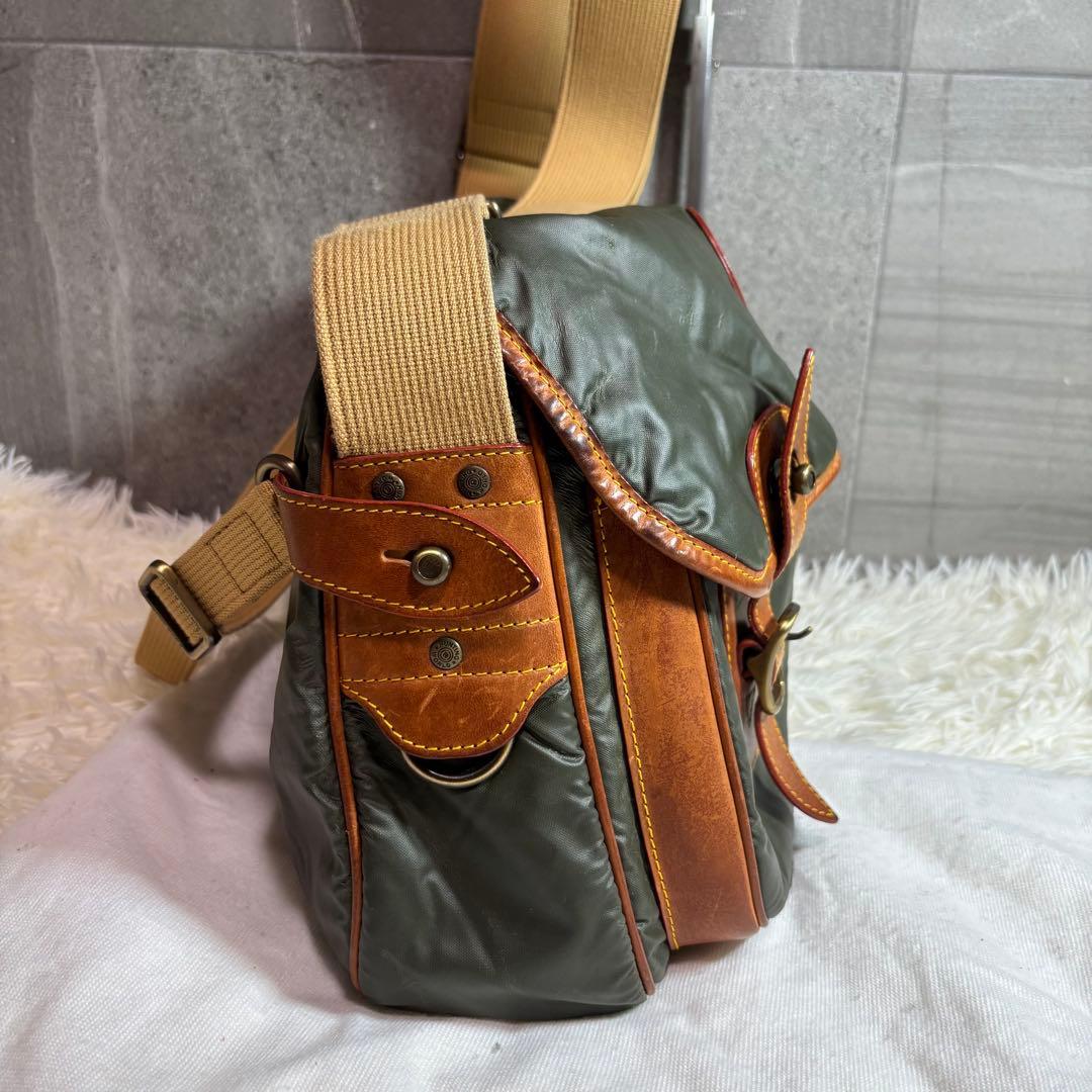 大人気✨　ハンティングワールド バチューサーパス カーキ系 メッセンジャーバッグ