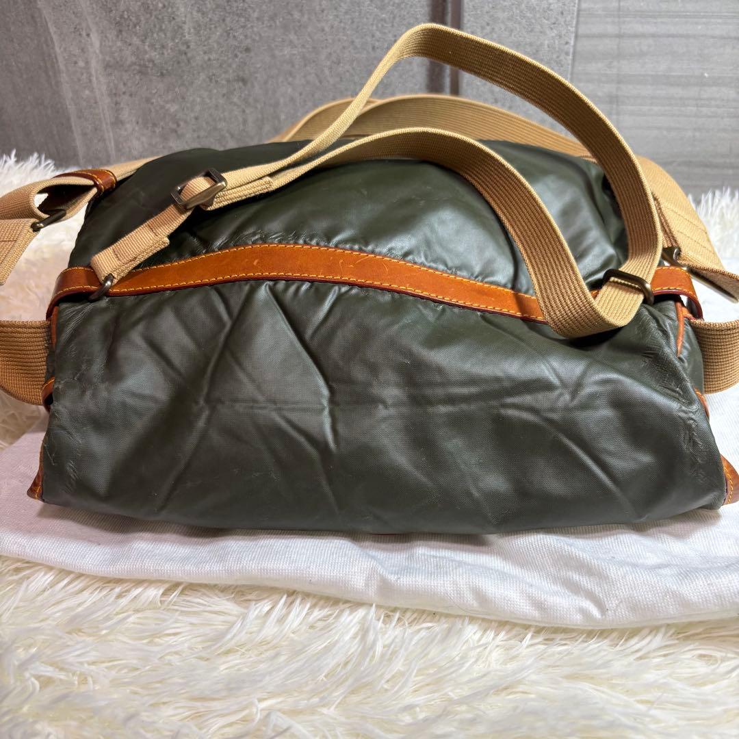 大人気✨　ハンティングワールド バチューサーパス カーキ系 メッセンジャーバッグ