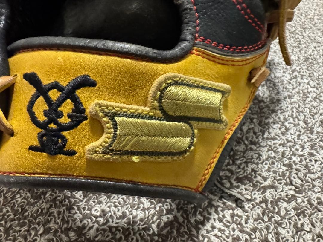 【最終値下】巨人　脇谷亮太実使用グローブ　 内野手用　硬式グローブ