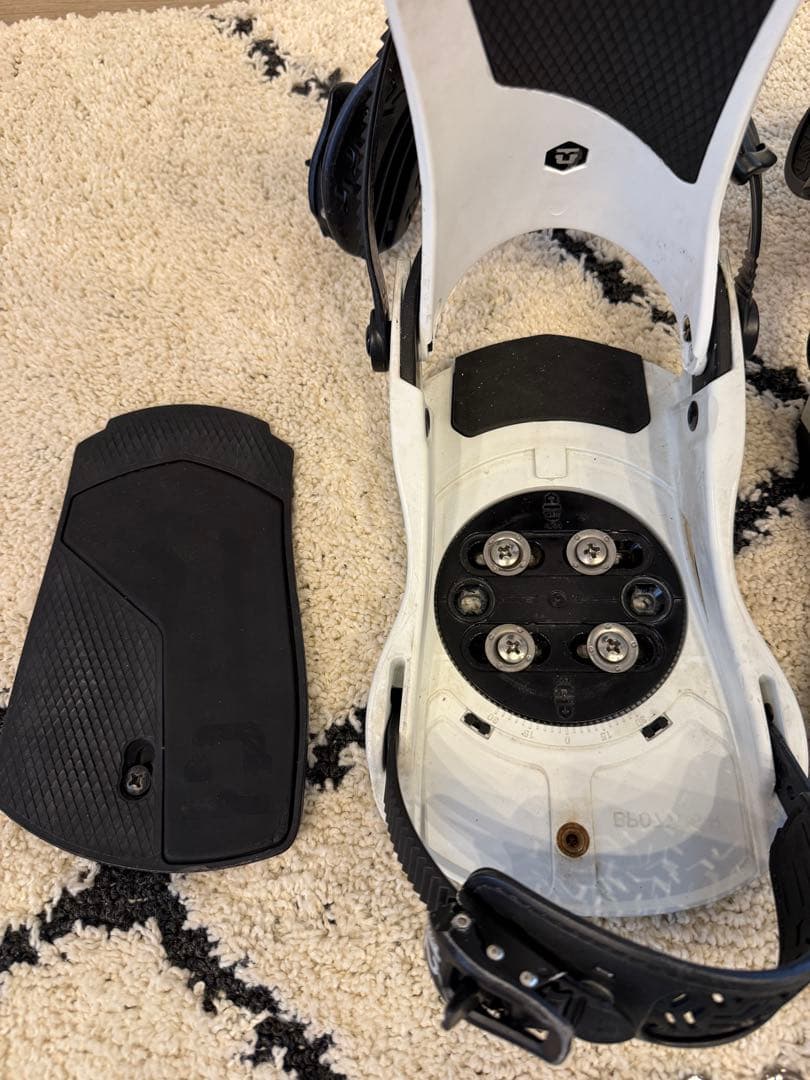 UNION ATLAS バインディング　White Mサイズ