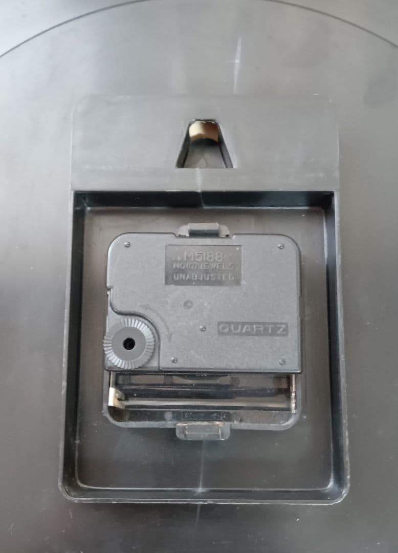 【昭和レトロ】Triangle Clock Quartz 掛時計 動作品