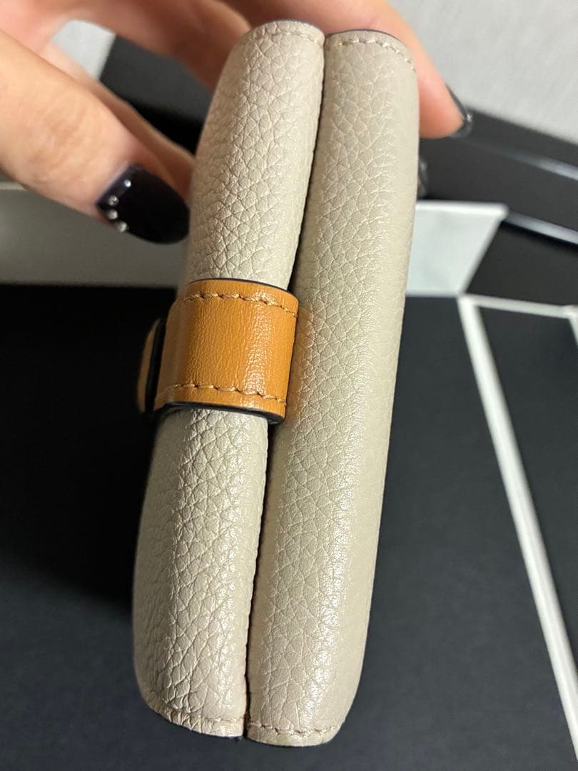 【美品】LOEWE ロエベ 三つ折り財布 ウォレット ベージュ