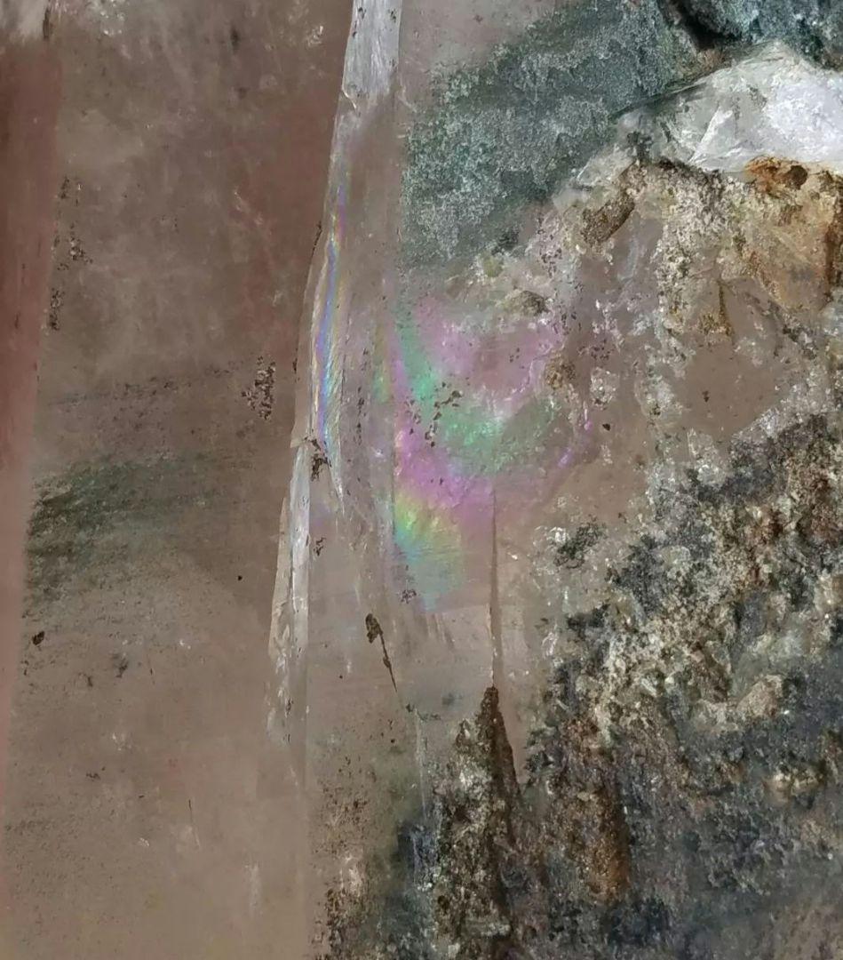 ネパール　ガネーシュヒマール産クローライト