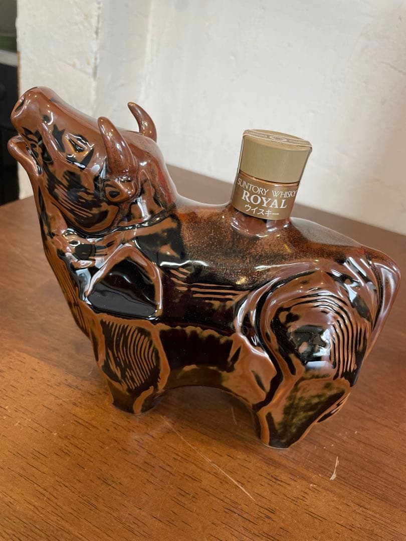 サントリーウイスキーローヤル　十二支ボトル　丑歳　新品未開封　うし