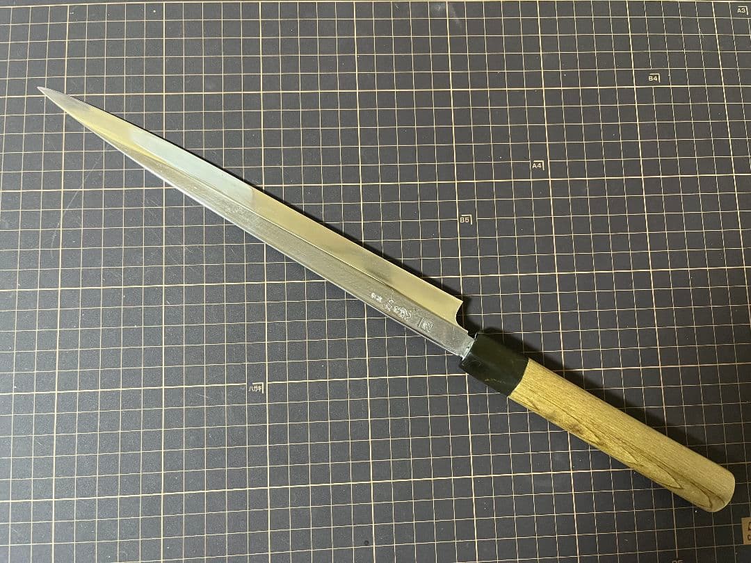 かね惣 柳刃包丁 鏡面 フグ引き 刃渡り24cm ８寸 水牛柄