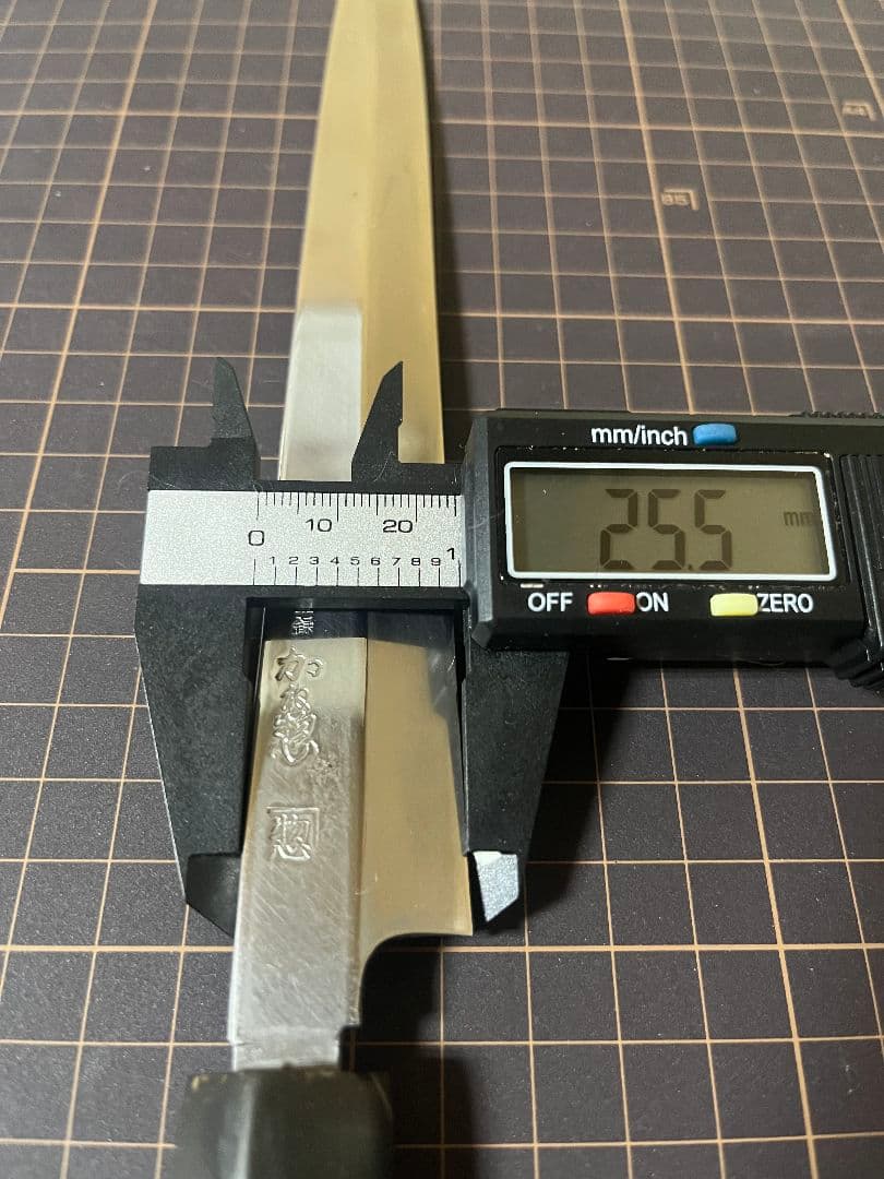 かね惣 柳刃包丁 鏡面 フグ引き 刃渡り24cm ８寸 水牛柄