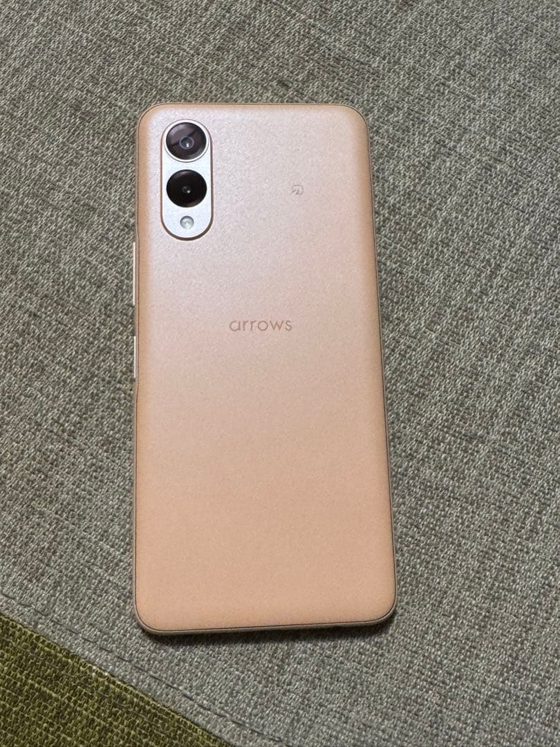 美品中古⭐️arrows we2 ⭐️FCG02 SIMフリー ライトオレンジ