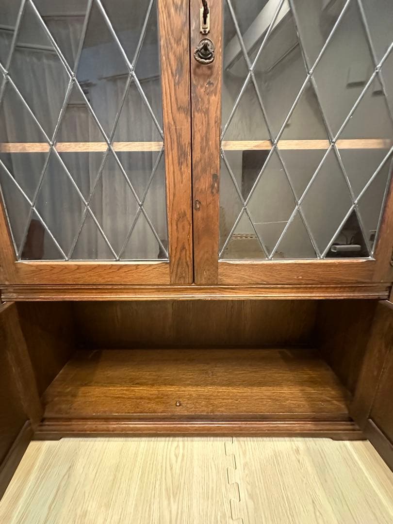 イギリスアンティーク　オーク材 ダイヤモンド型ガラス扉収納　キャビネット
