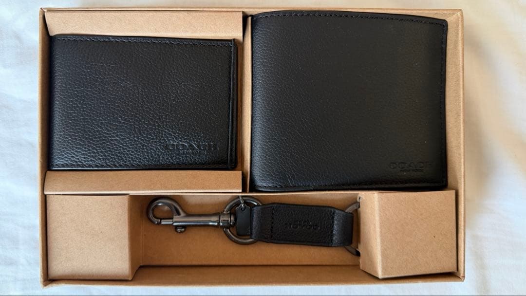 コーチ　メンズ　財布、定期入れ、キーチェーンセット