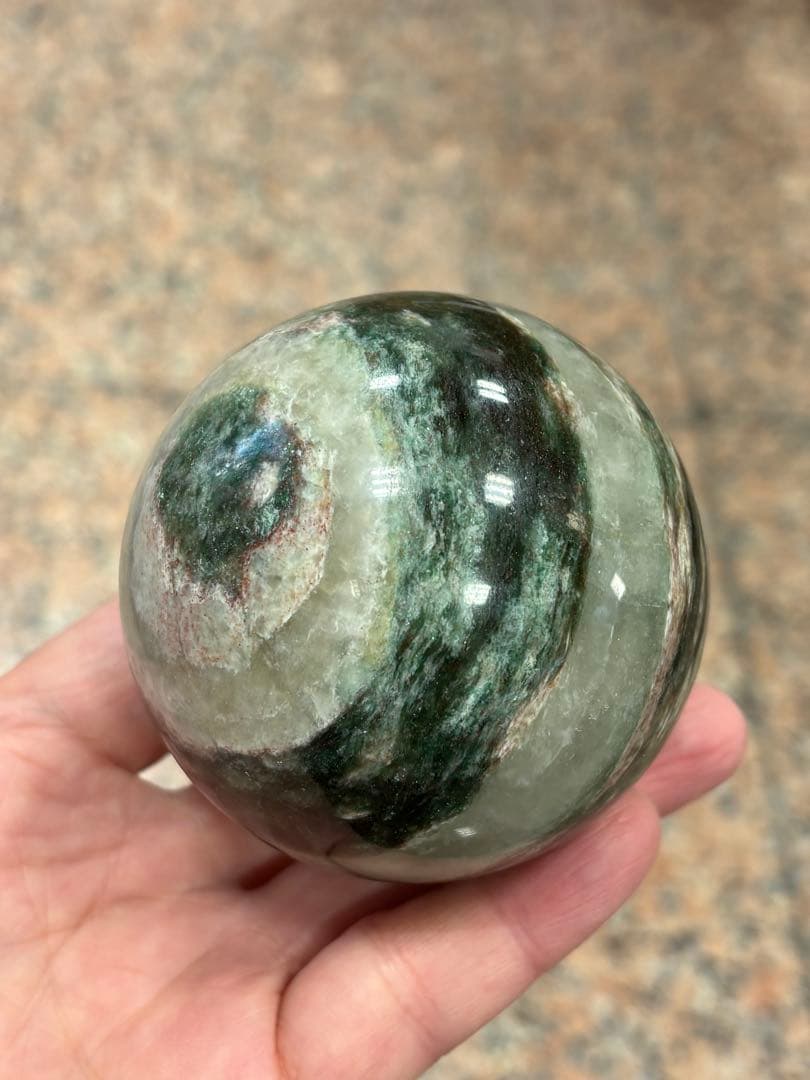 グリーンマイカと水晶共生　スフィア7.18cm レア模様　天然石