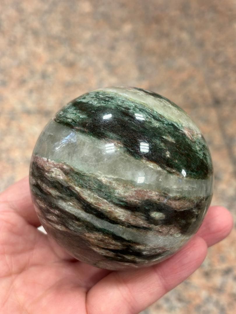 グリーンマイカと水晶共生　スフィア7.18cm レア模様　天然石