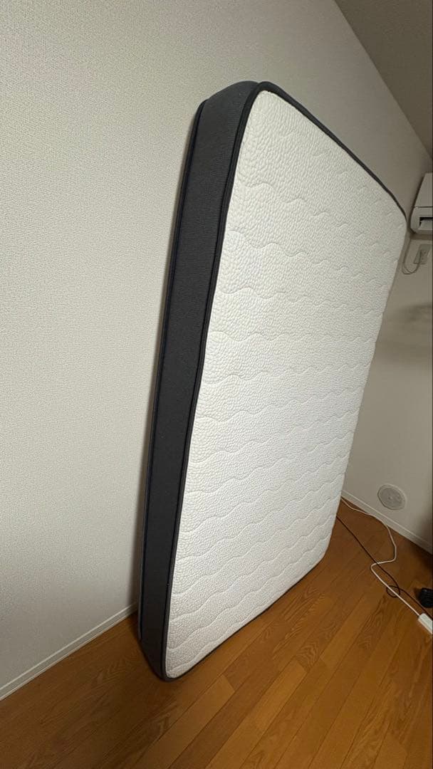 NELLマットレス　セミダブル スプリングマットレス ホワイト/ブラック