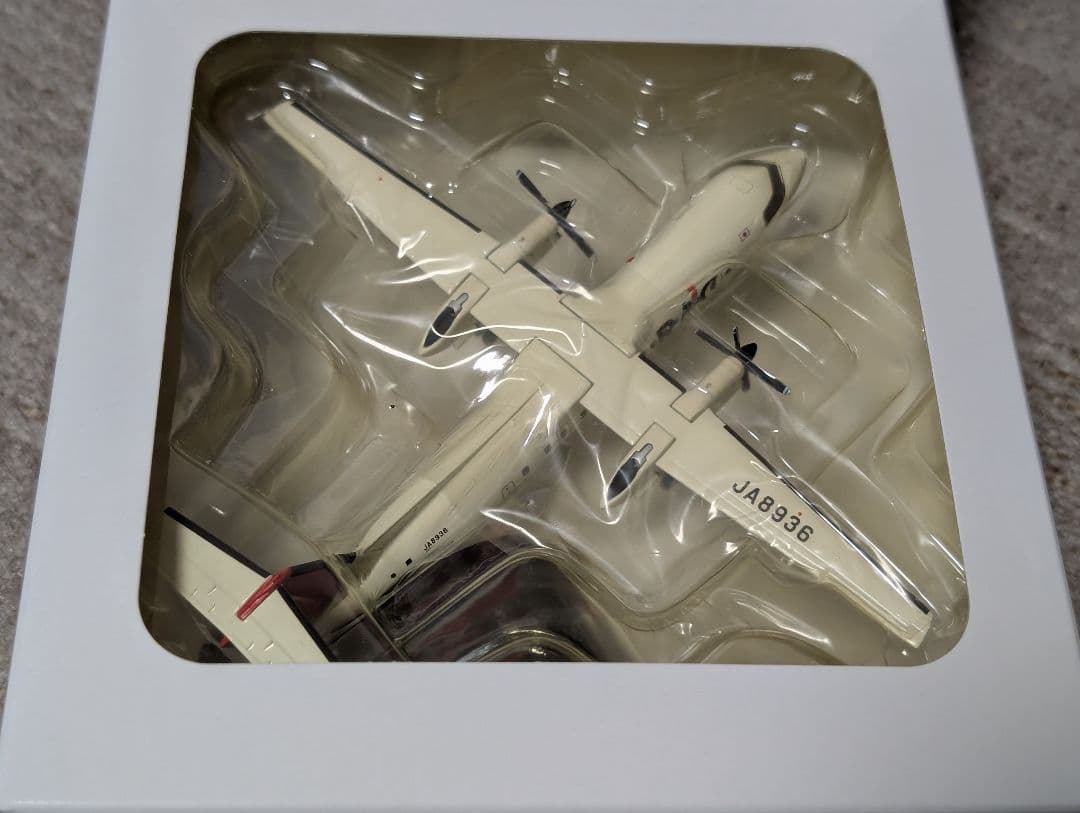 1/200 DHC-8-300 RAC 琉球エアーコミューター