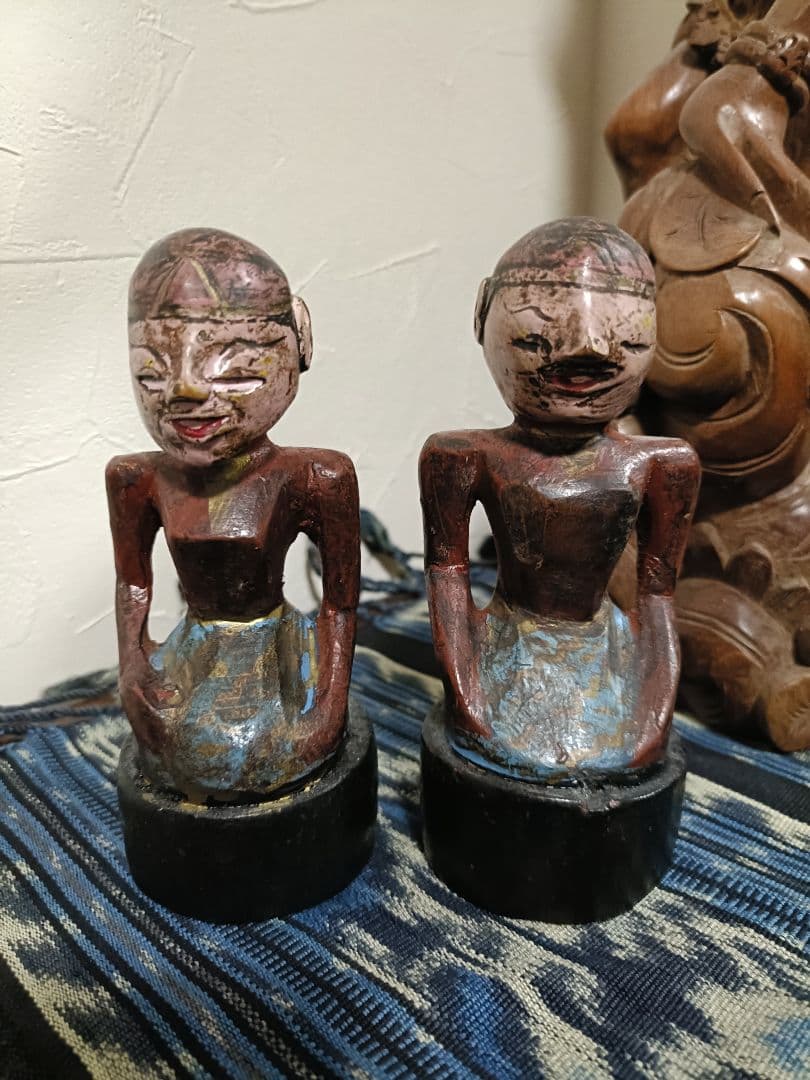 バリ島購入木製人形２体１２センチ
