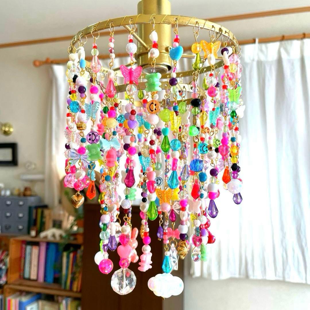 ミニシャンデリア　カラフルビーズ　天井照明　シーリングライト　ビーズ　キラキラ