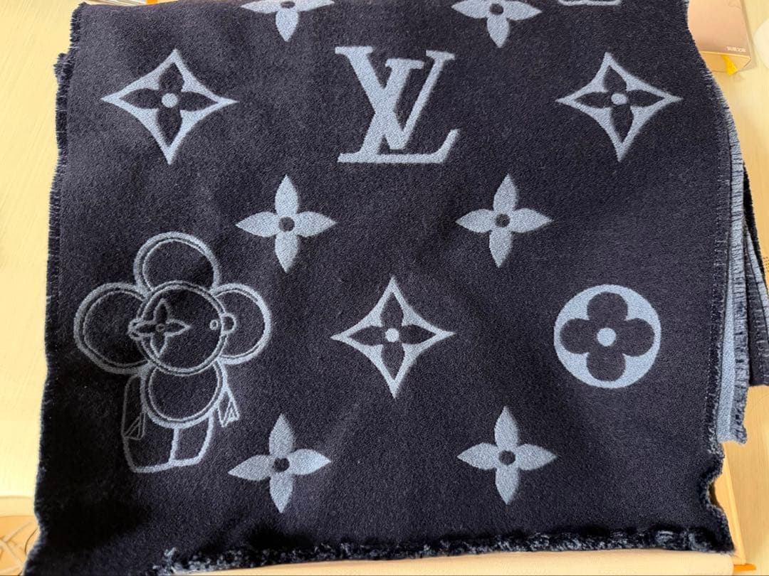 LOUIS VUITTON マフラー ネイビーモノグラム　ヴィヴィエンヌ