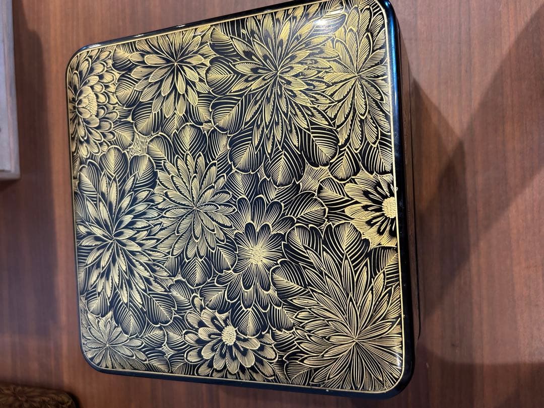 輪島塗　6.5寸\"2段重箱　菊彫り詰め沈金　長期保管品　2個セット