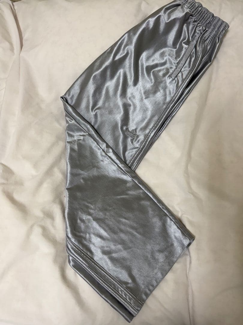 adidas ファイヤーバード　トラックパンツ シルバー Mサイズ