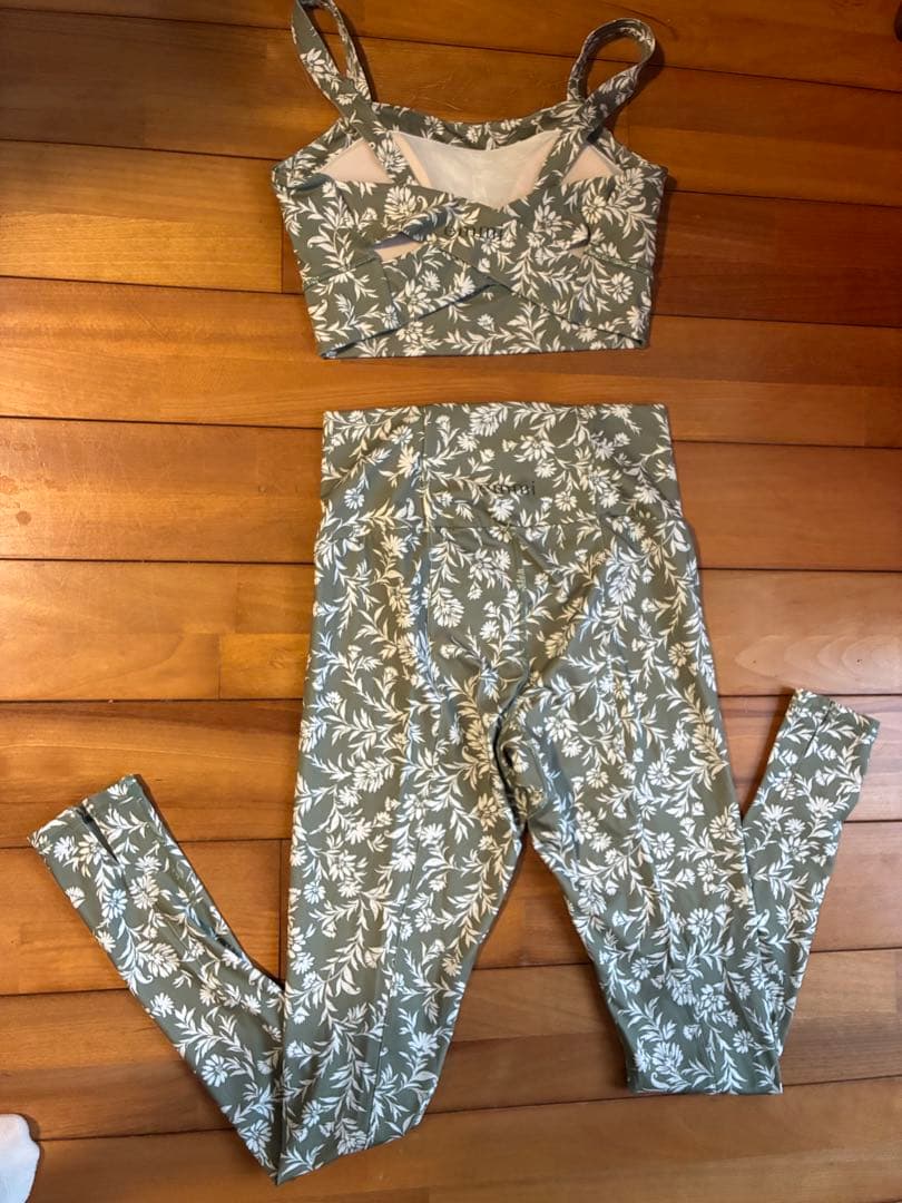 【emmi yoga】花柄ウェア 上下セット カーキグリーン 0サイズ
