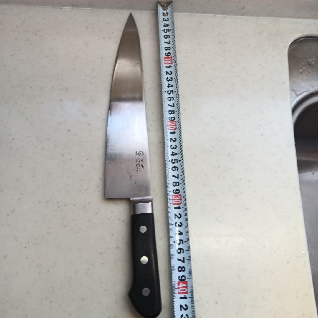刃渡り約30cmの牛刀