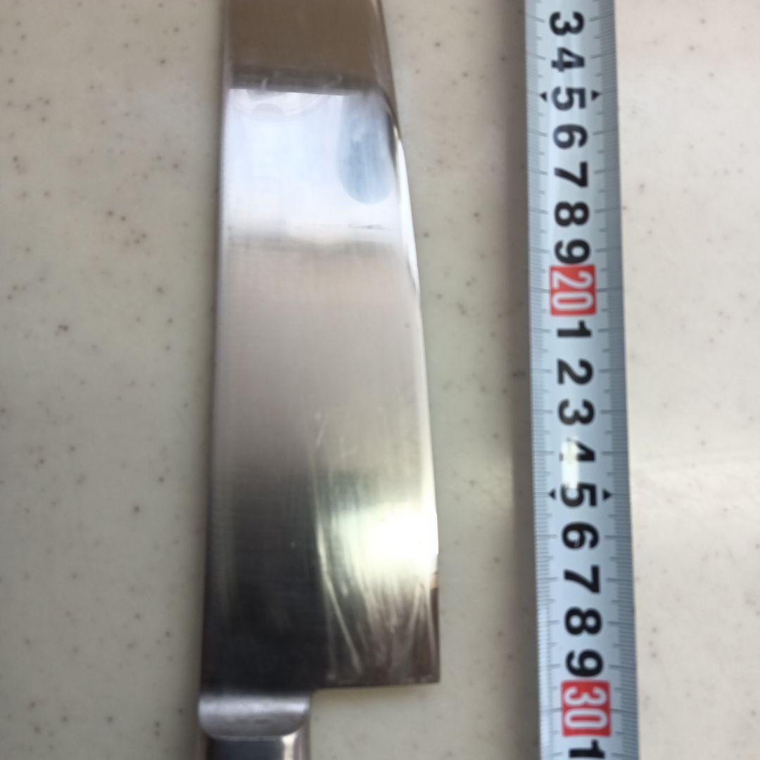 刃渡り約30cmの牛刀