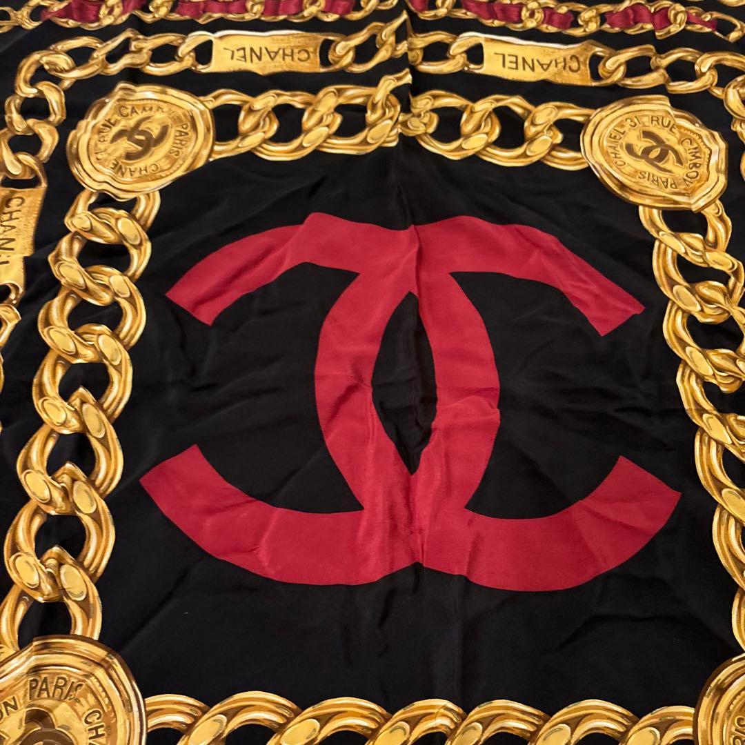 CHANEL シルク スカーフ 黒 赤 金