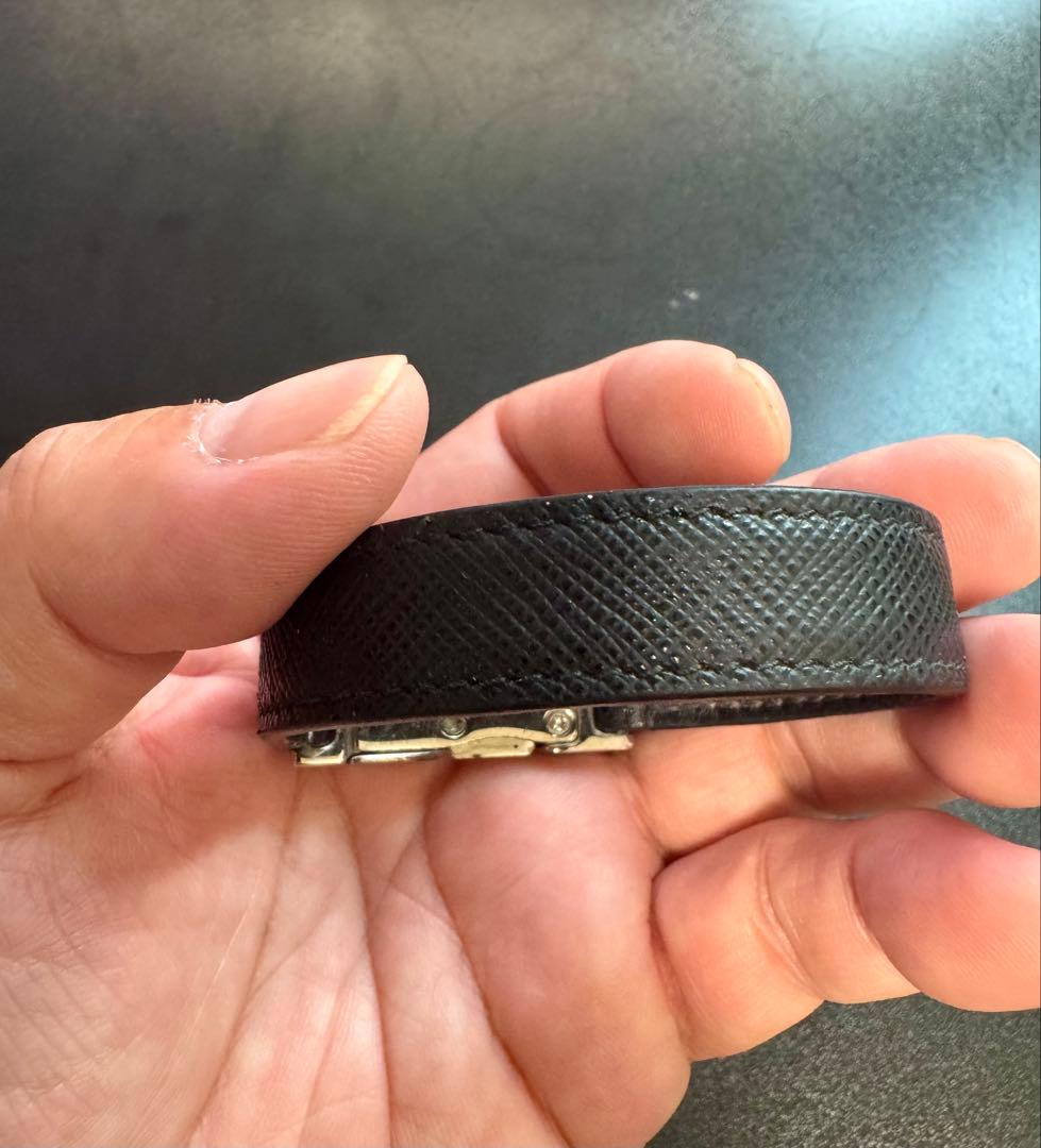 PRADA ブラック レザーバングル