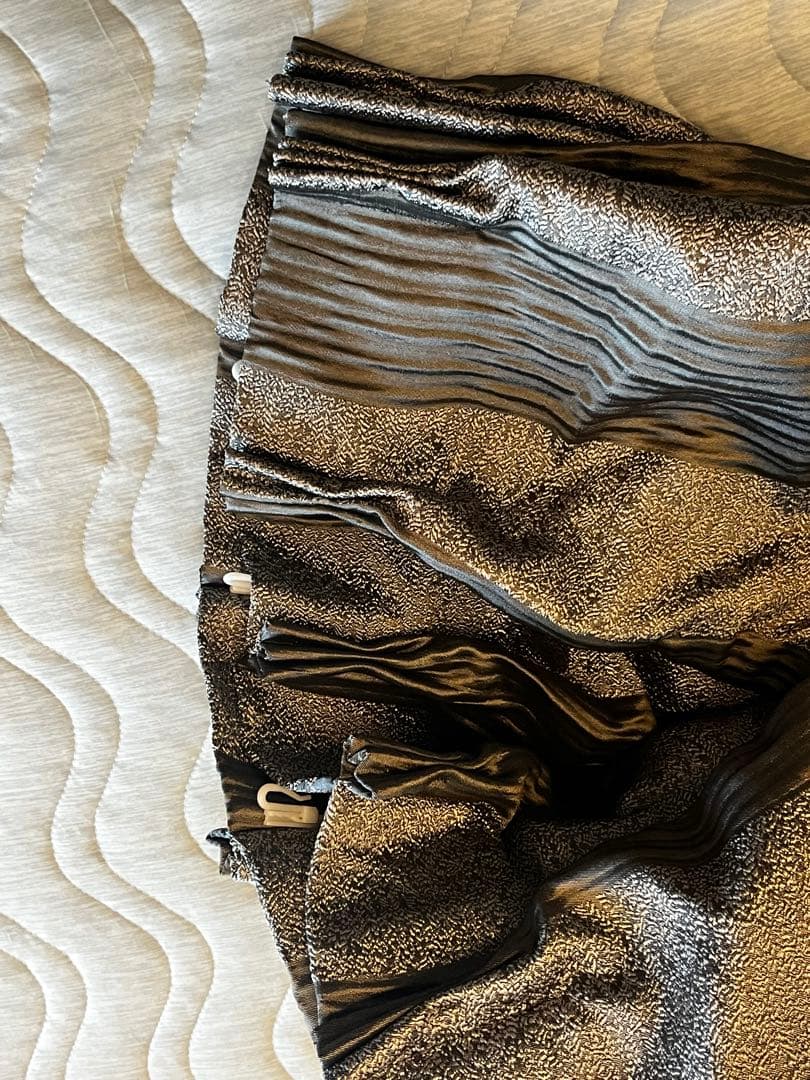 裏地カーテン・ライナー 黒とグレーのストライプ