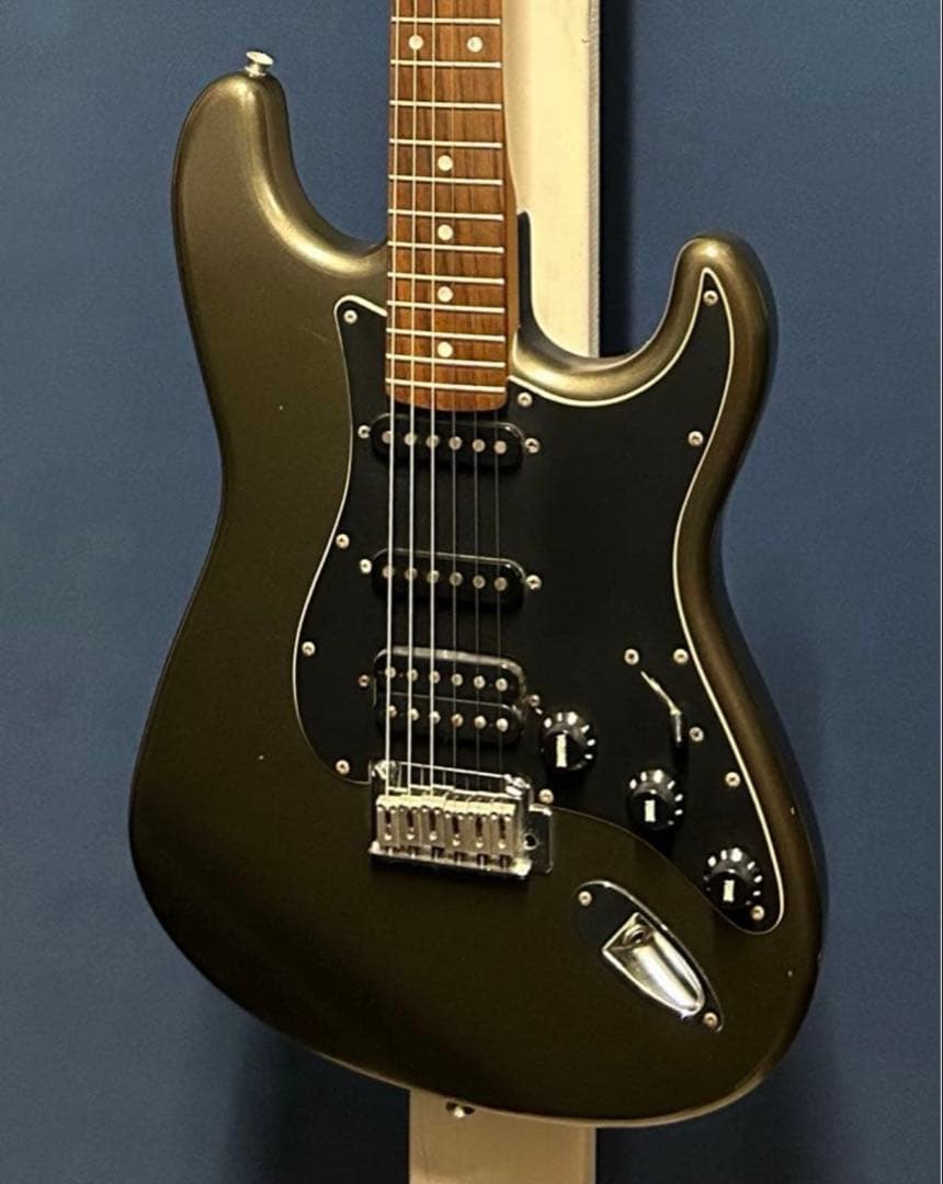 Squier by Fender Standard Fat Strato ギター