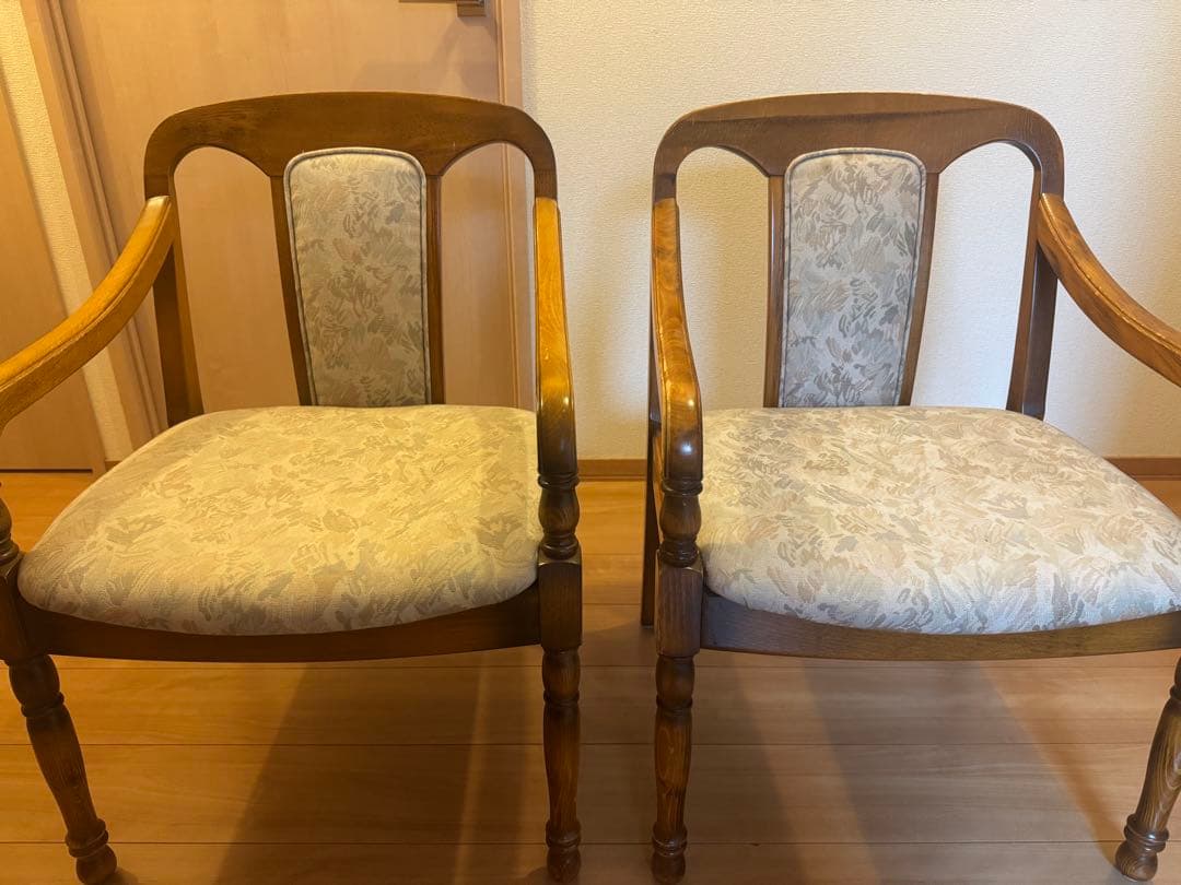 カリモク木製アームチェア 1脚ヴィンテージ家具 (2脚セット販売希望)①